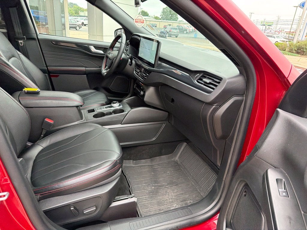 2025 Ford Escape ST-Line Elite
