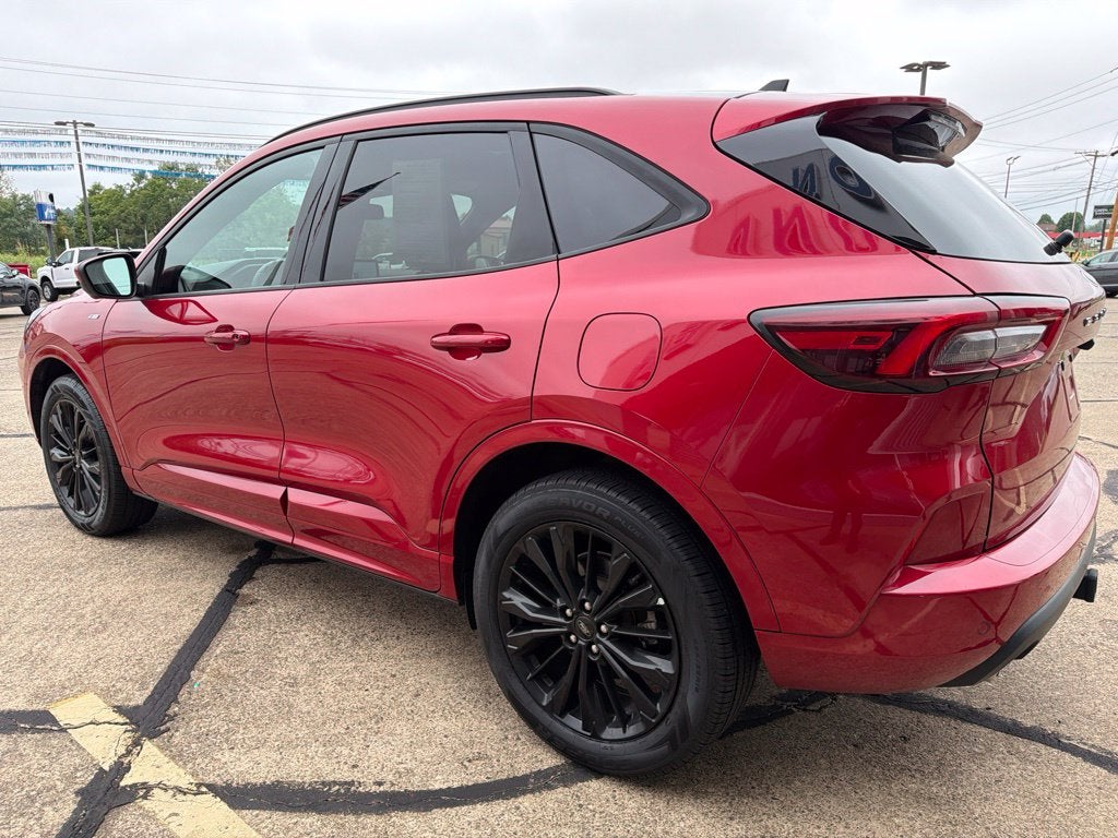 2025 Ford Escape ST-Line Elite