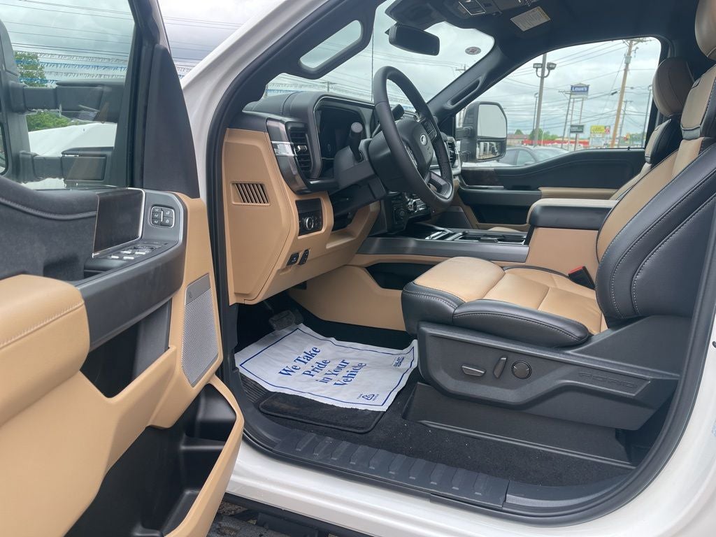 2026 Ford Super Duty F-350® Lariat®