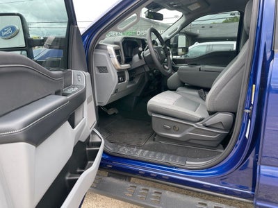 2026 Ford Super Duty F-350® XLT