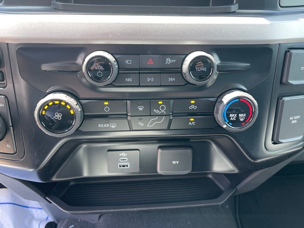 2026 Ford Super Duty F-350® XLT