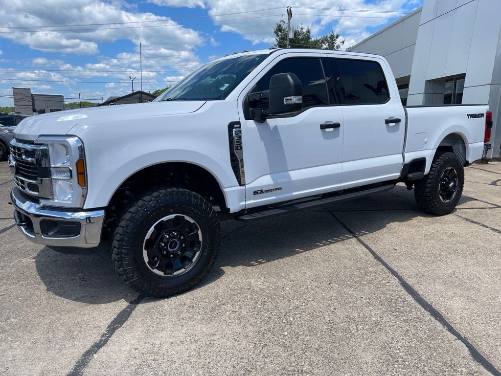 2026 Ford Super Duty F-350® XLT
