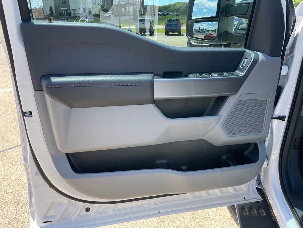 2026 Ford Super Duty F-350® XLT