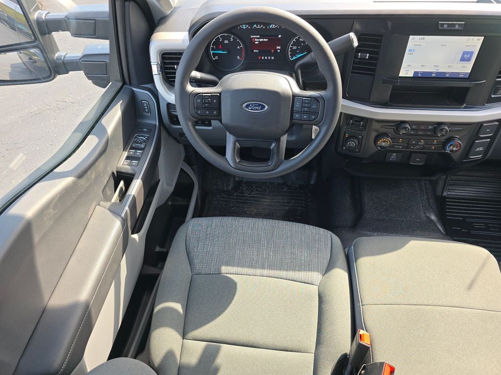 2026 Ford Super Duty F-350® XLT