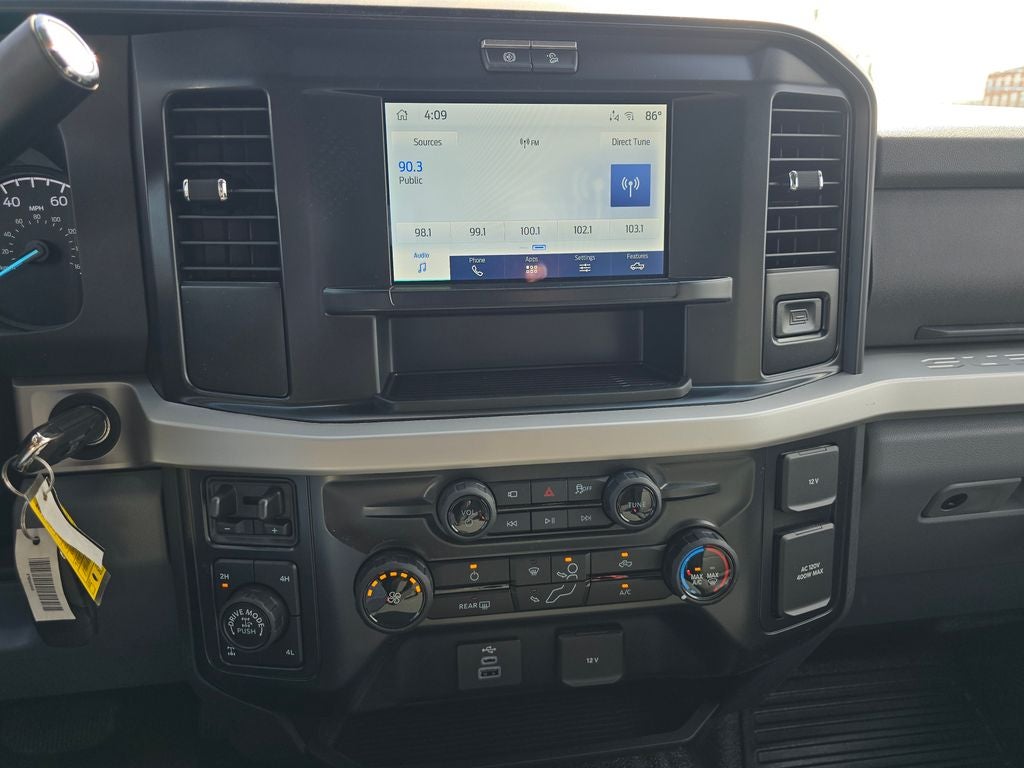 2026 Ford Super Duty F-350® XLT