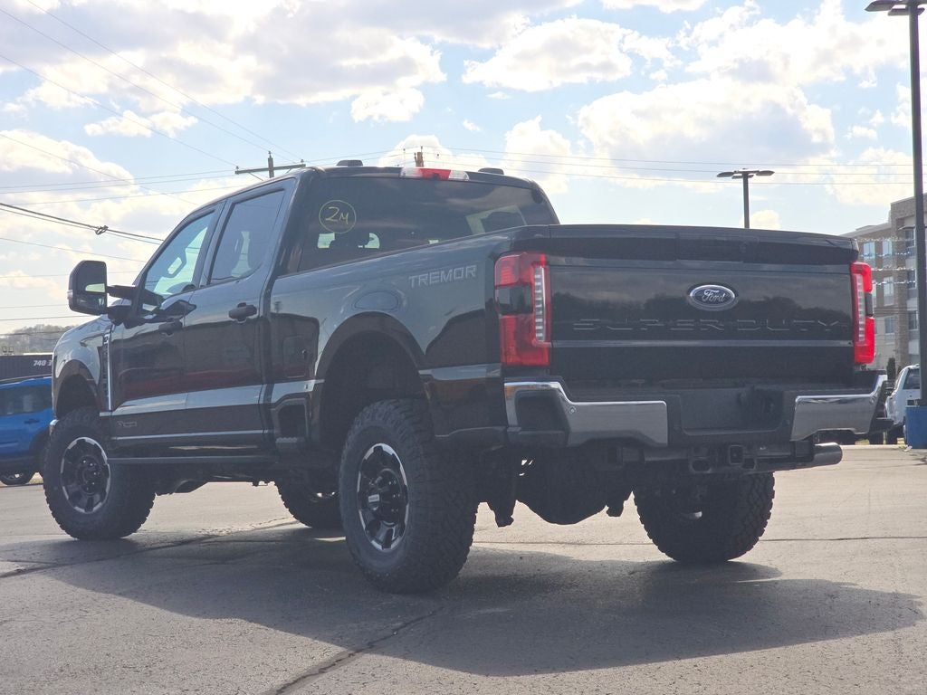 2026 Ford Super Duty F-350® XLT