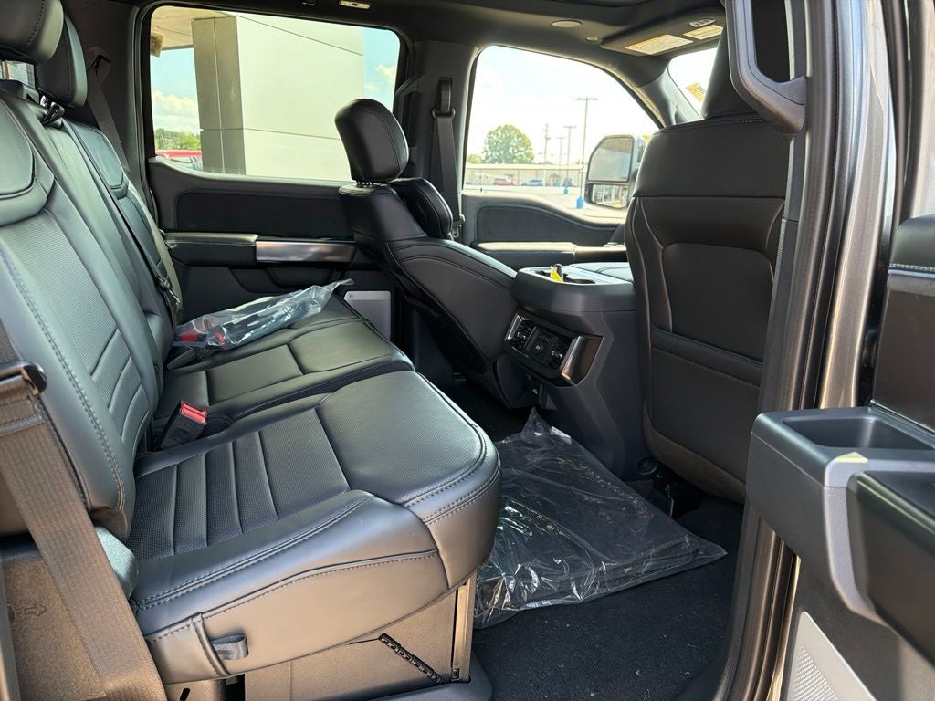 2027 Ford F-350SD DRW