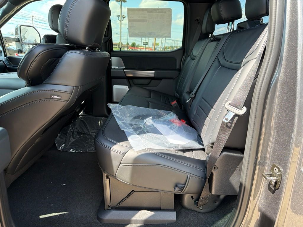 2027 Ford F-350SD DRW