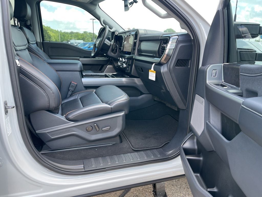 2026 Ford Super Duty F-350® Lariat®