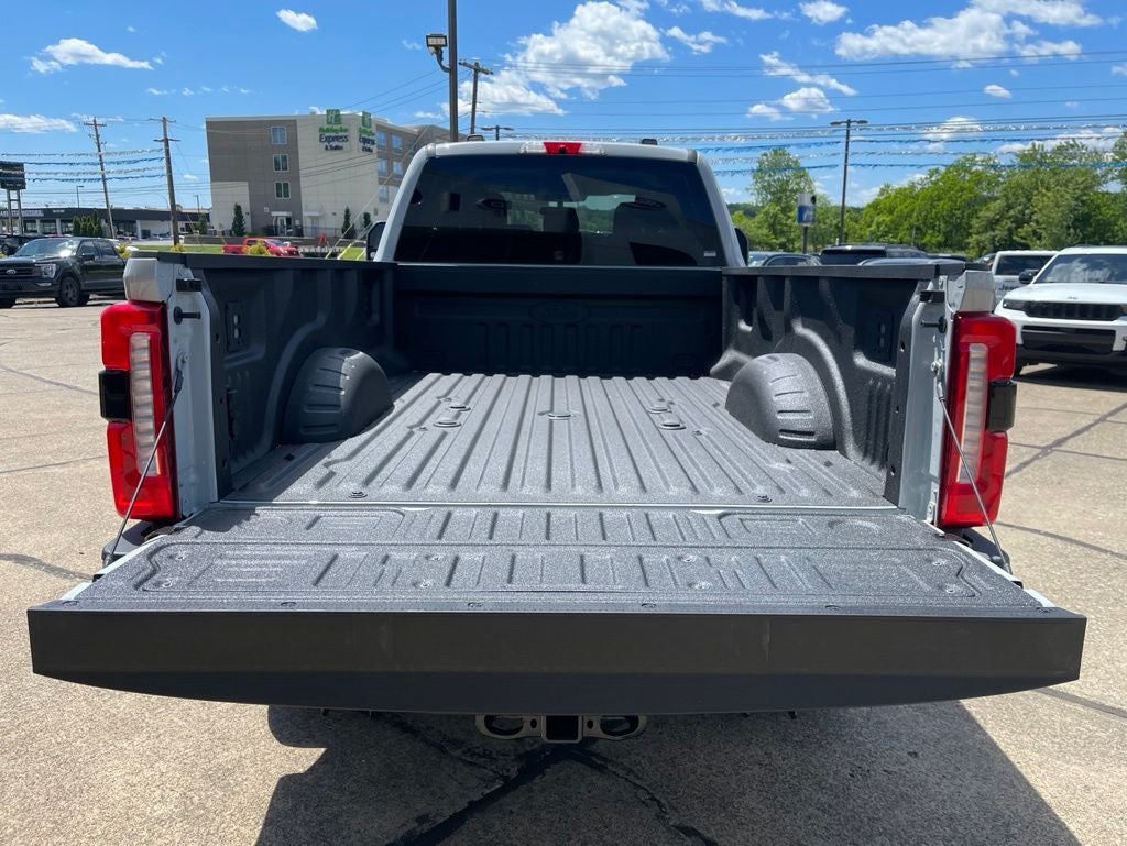 2026 Ford Super Duty F-350® XLT