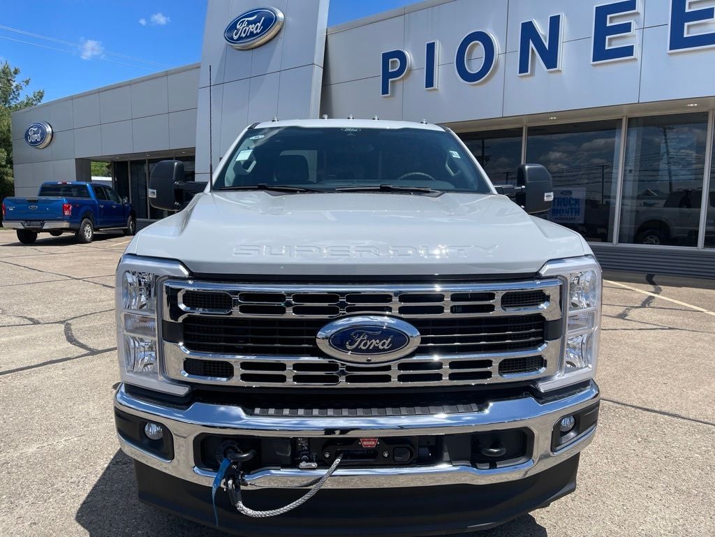 2026 Ford Super Duty F-350® XLT