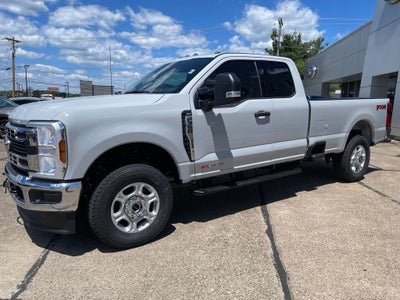 2026 Ford Super Duty F-350® XLT
