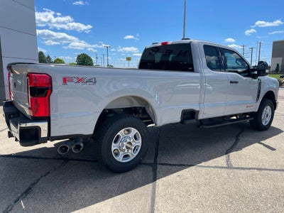 2026 Ford Super Duty F-350® XLT