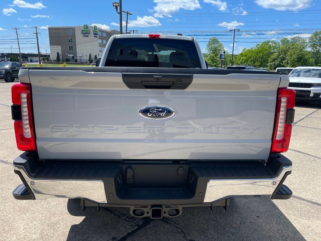 2026 Ford Super Duty F-350® XLT