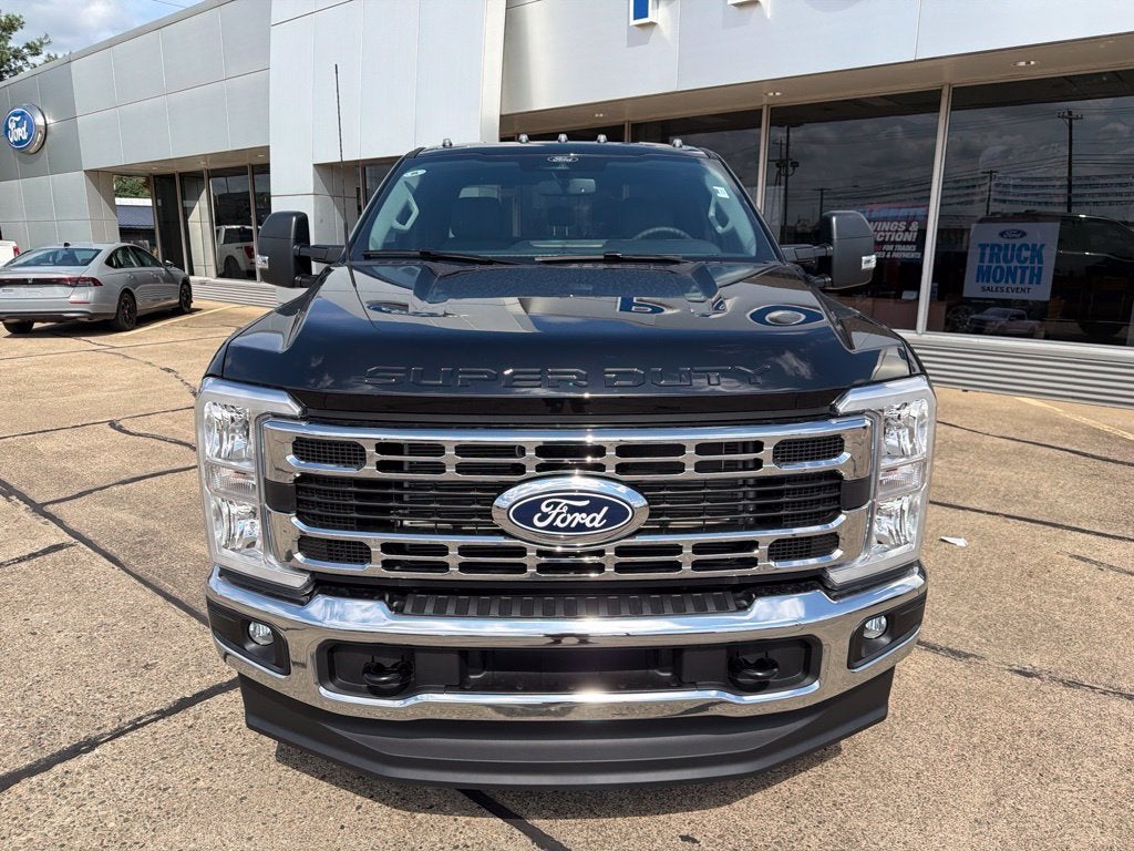 2027 Ford F-350SD XLT