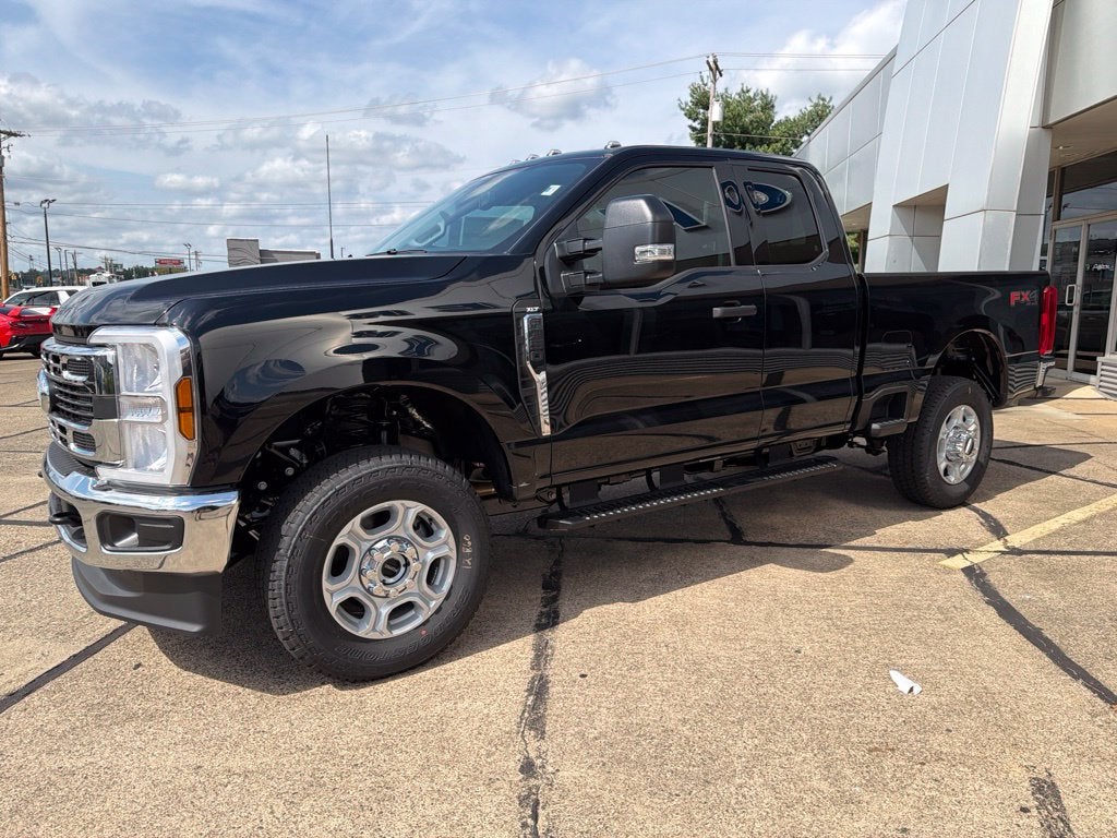 2027 Ford F-350SD XLT