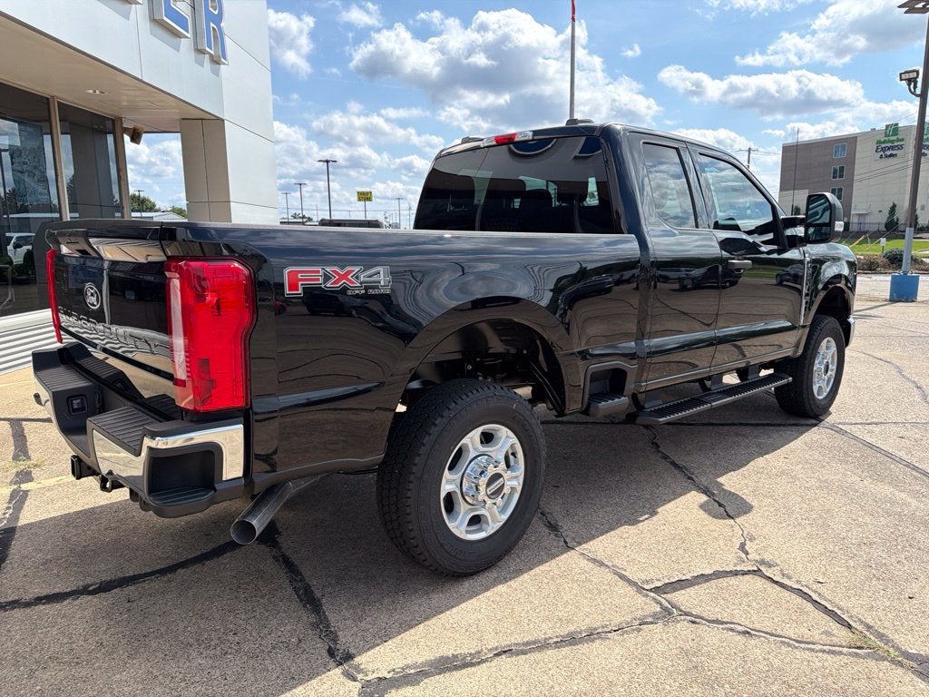 2027 Ford F-350SD XLT