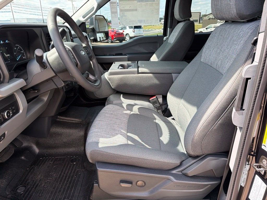 2027 Ford F-350SD XLT