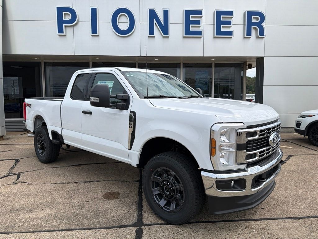 2027 Ford F-350SD XLT