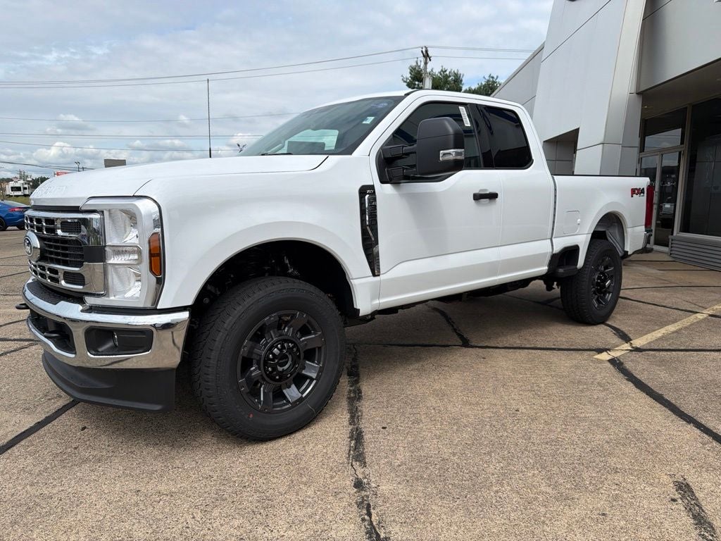 2027 Ford F-350SD XLT