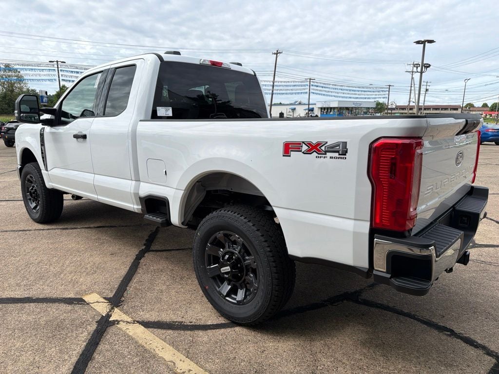 2027 Ford F-350SD XLT