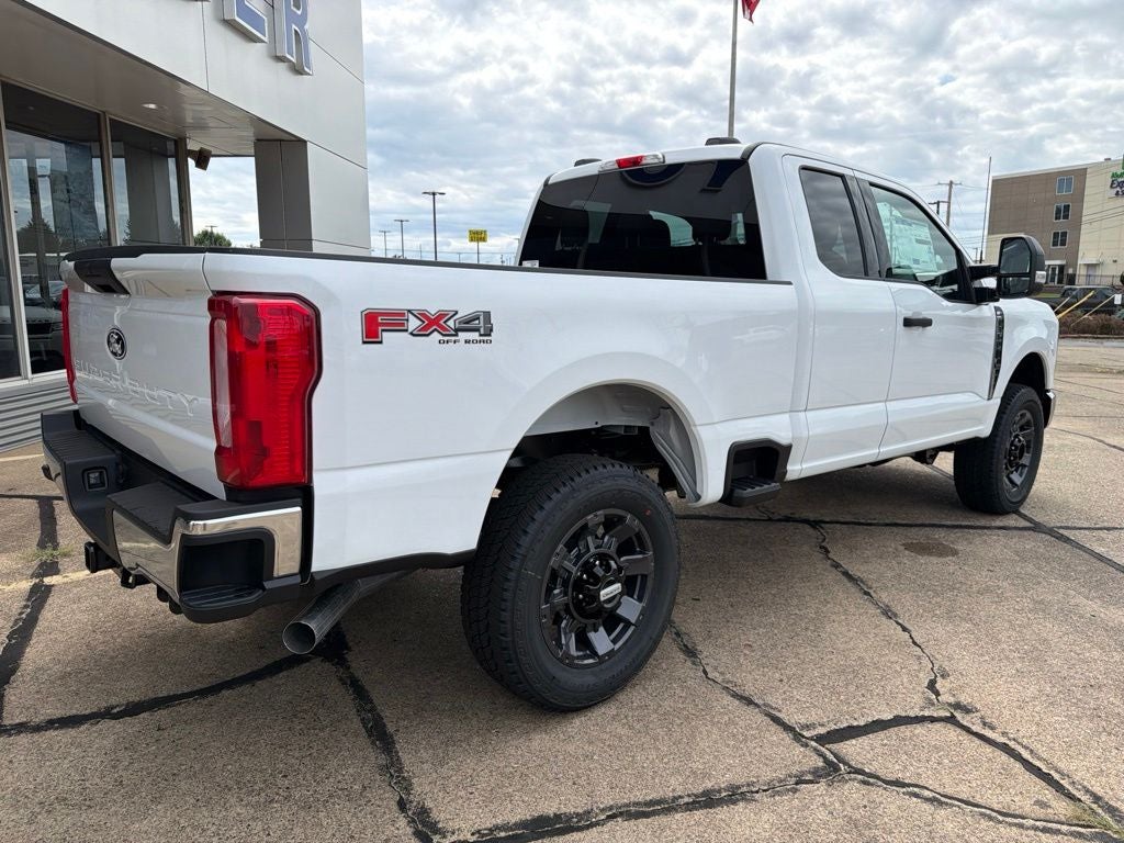 2027 Ford F-350SD XLT