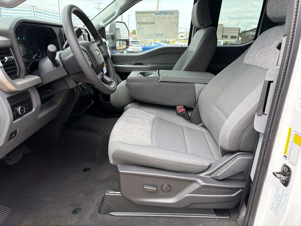 2027 Ford F-350SD XLT