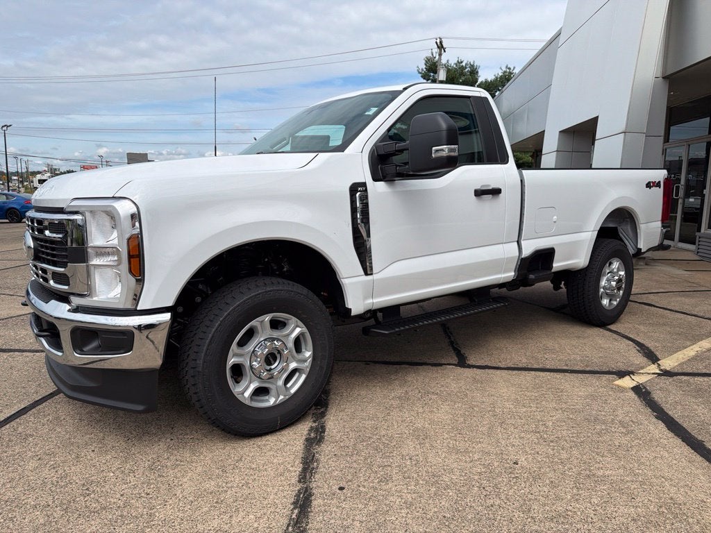 2027 Ford F-350SD XLT