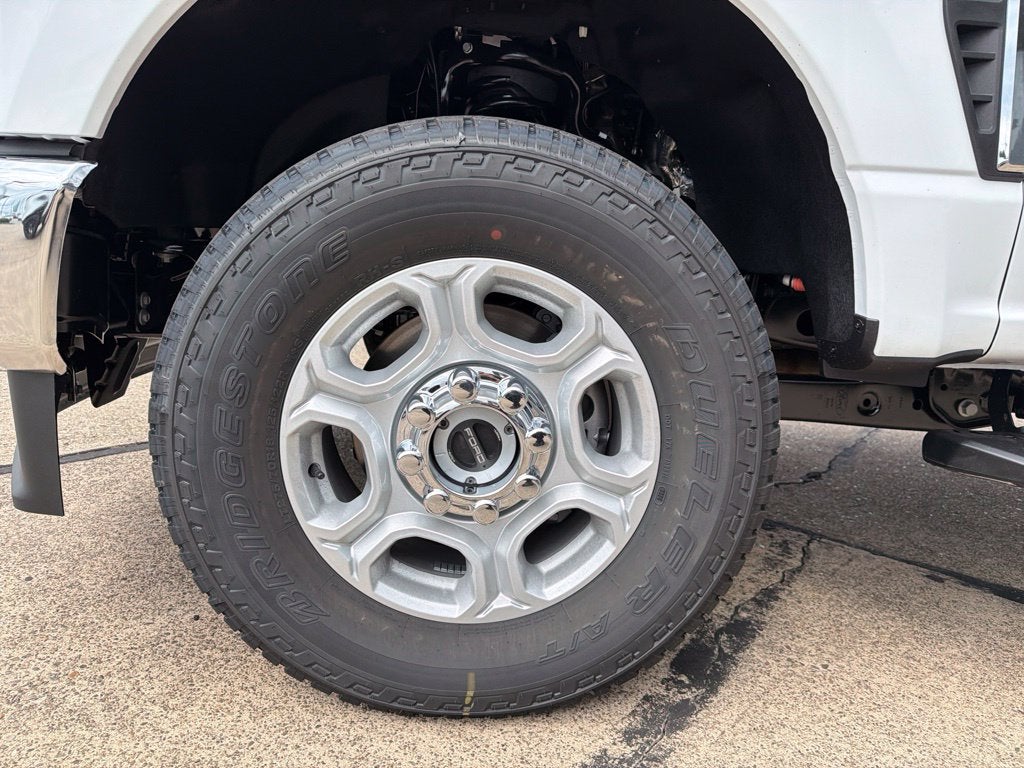 2027 Ford F-350SD XLT