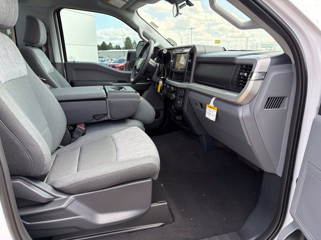 2027 Ford F-350SD XLT