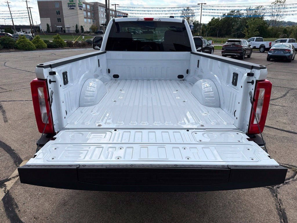 2027 Ford F-350SD XLT