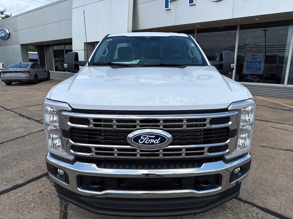 2027 Ford F-350SD XLT