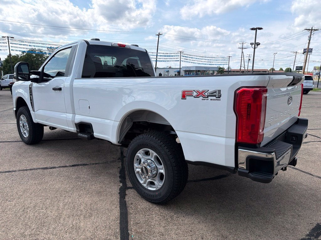 2027 Ford F-350SD XLT