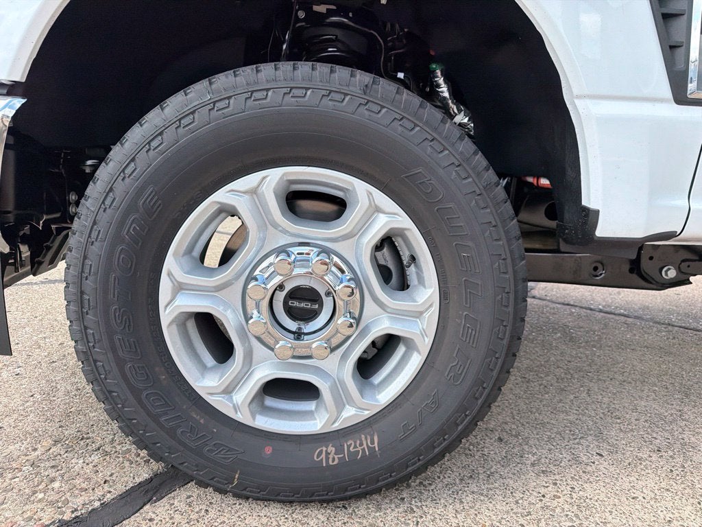 2027 Ford F-350SD XLT
