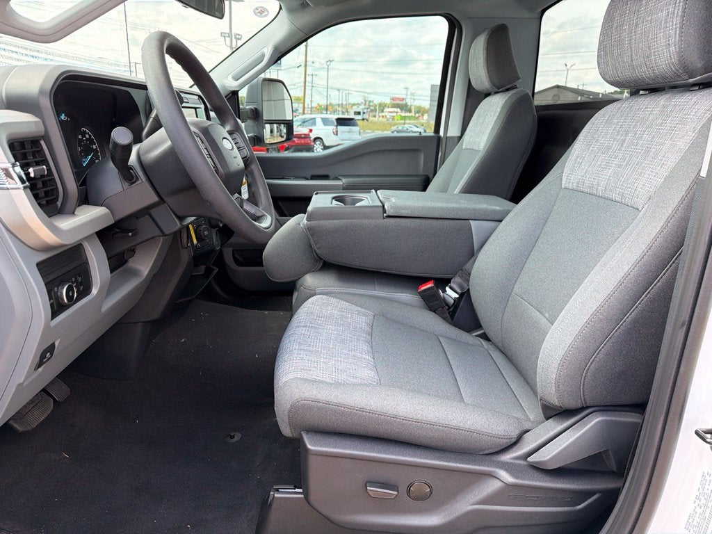 2027 Ford F-350SD XLT