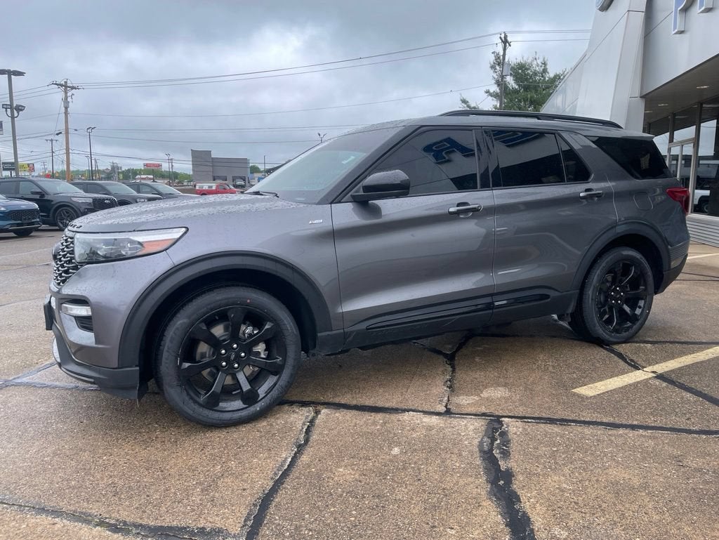 2023 Ford Explorer ST-Line