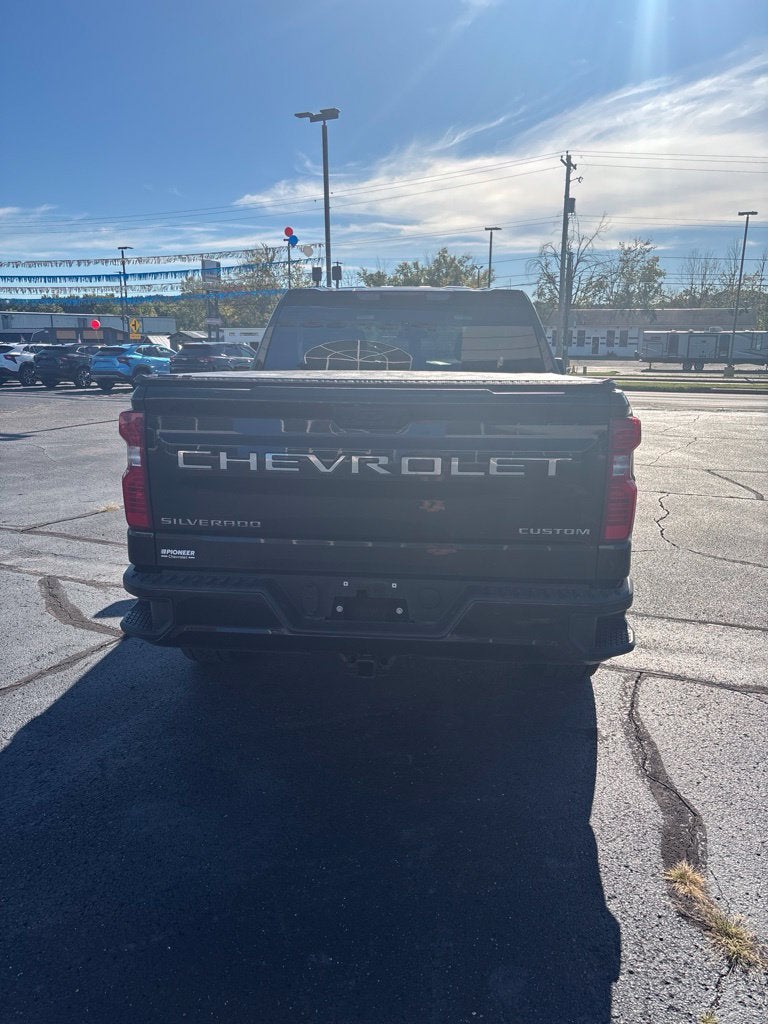 2023 Chevrolet Silverado 1500 Custom