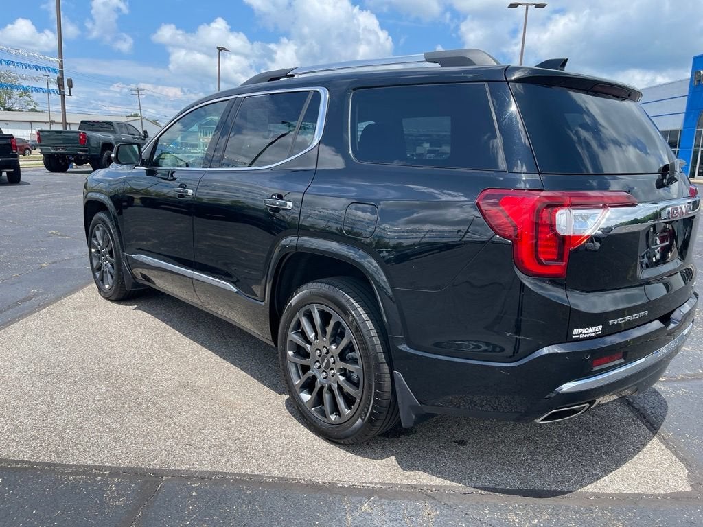 2023 GMC Acadia Denali