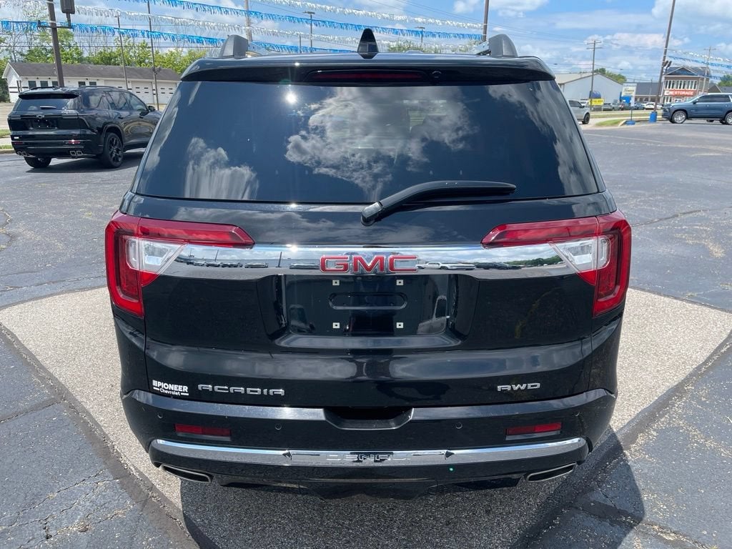 2023 GMC Acadia Denali