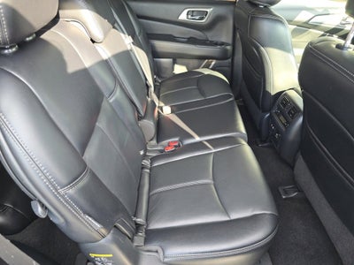 2020 Nissan Pathfinder SL