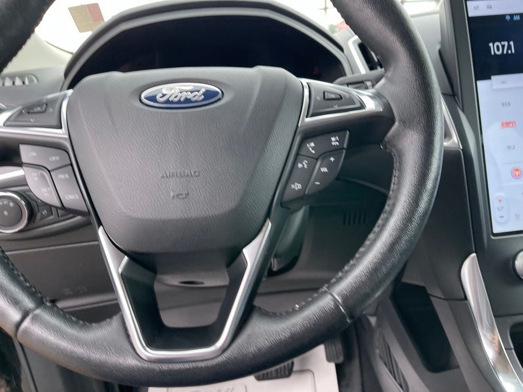 2022 Ford Edge Titanium