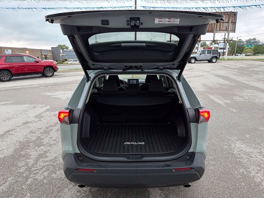 2022 Toyota RAV4 Hybrid XLE
