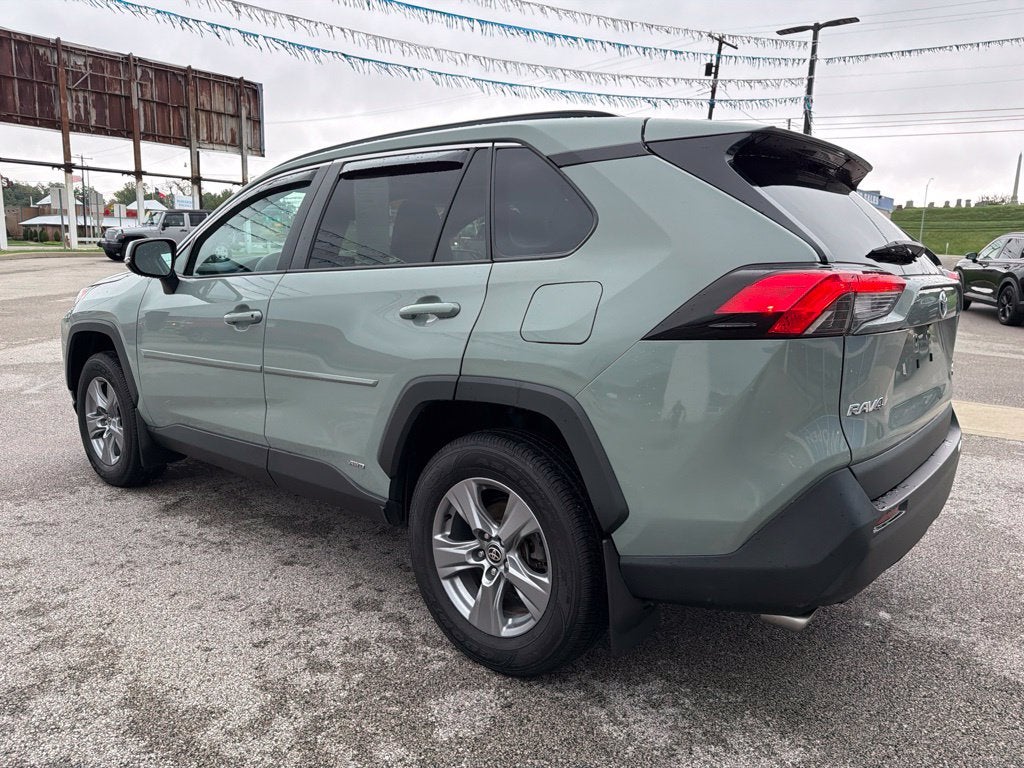 2022 Toyota RAV4 Hybrid XLE
