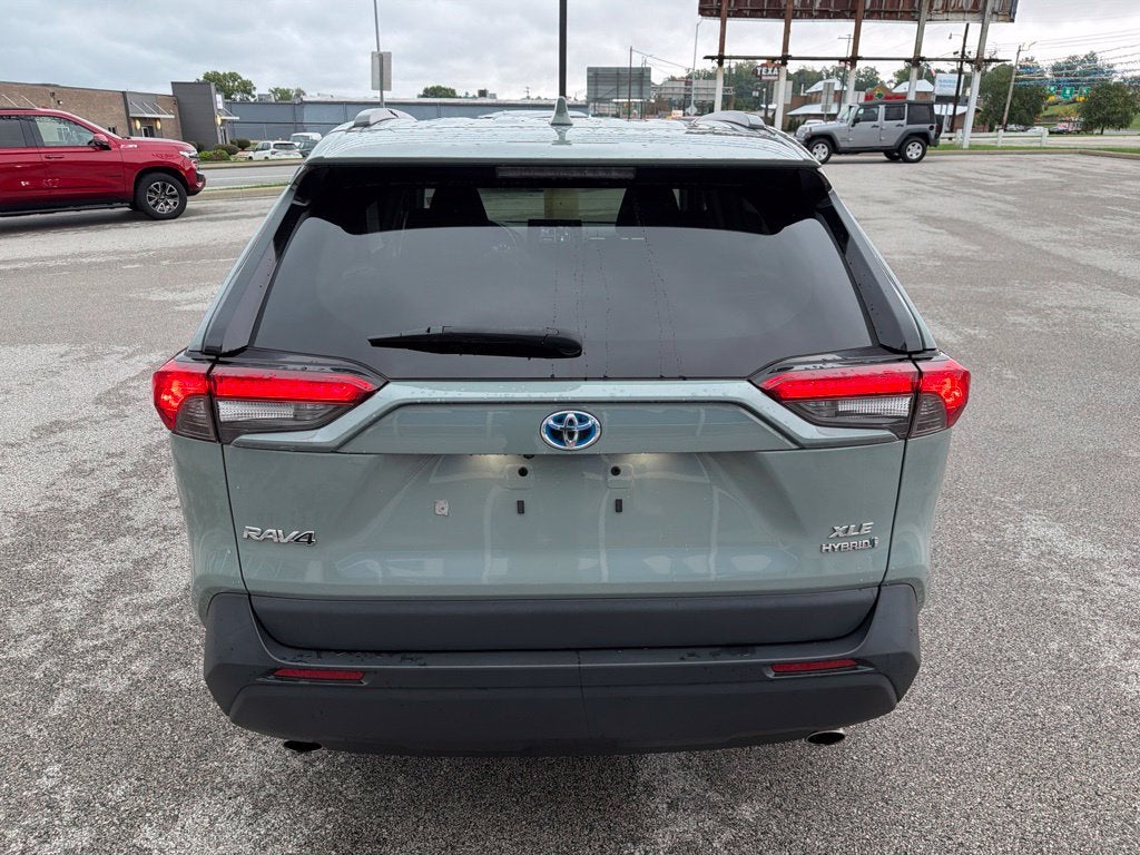 2022 Toyota RAV4 Hybrid XLE