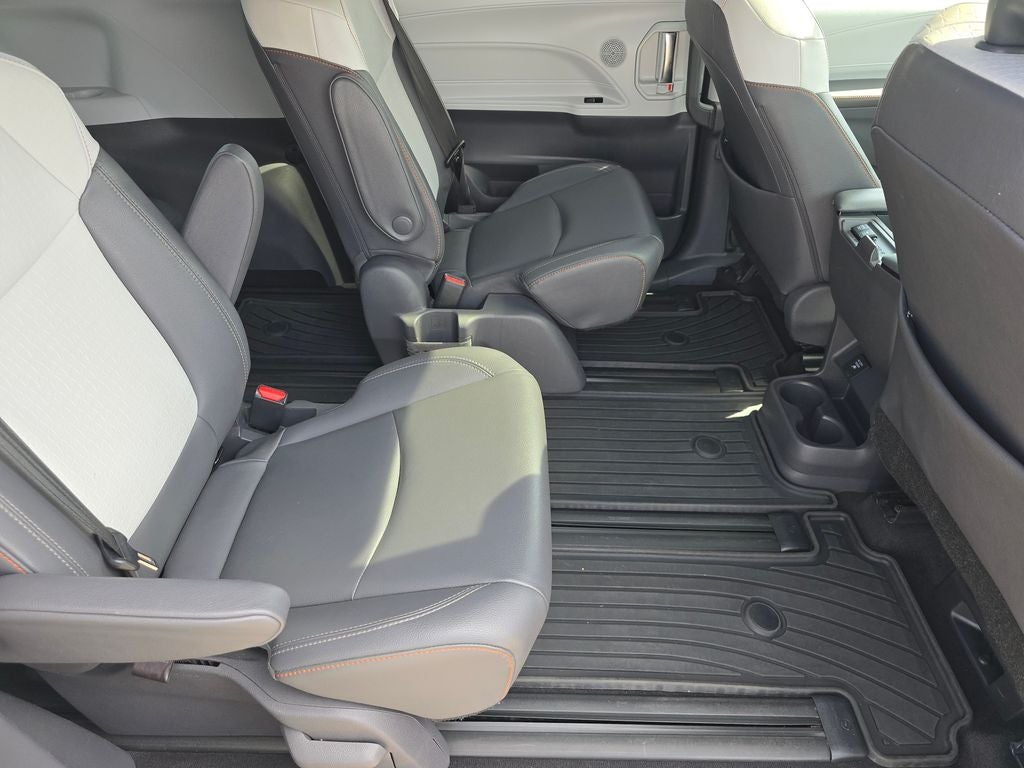 2021 Toyota Sienna XSE 7 Passenger