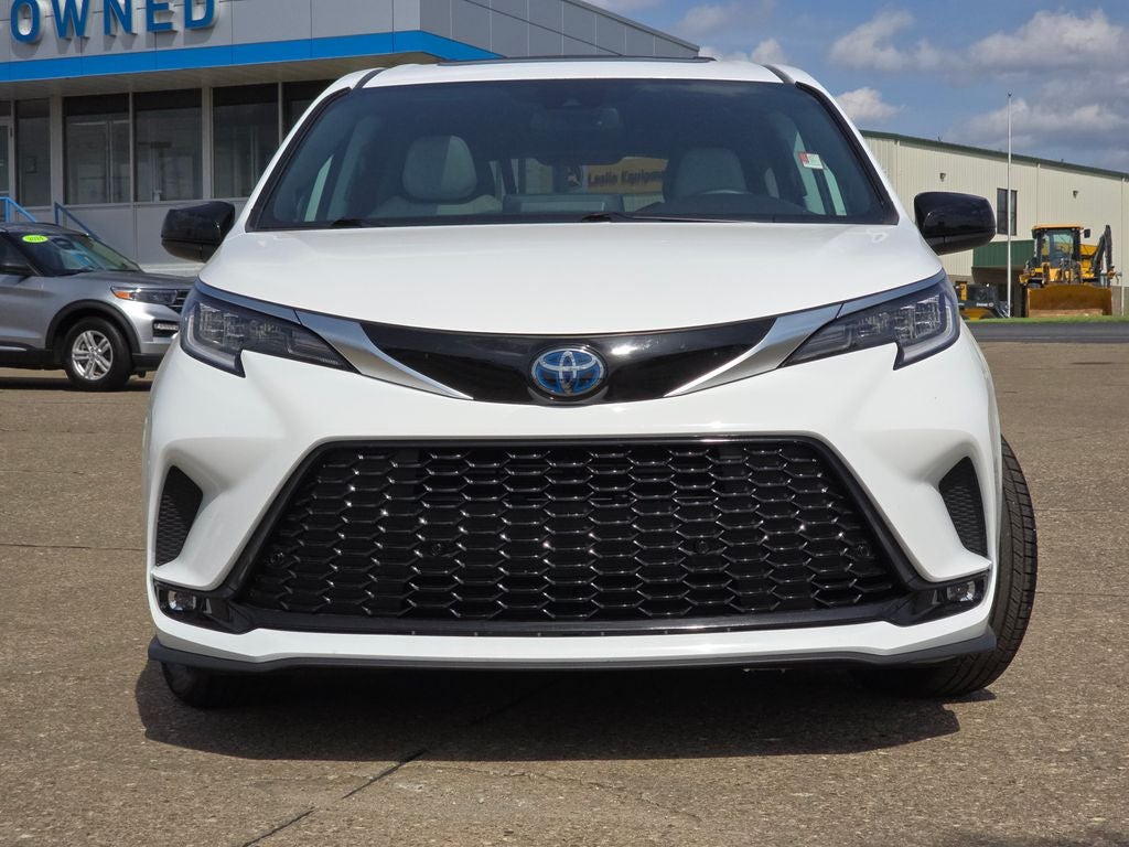 2021 Toyota Sienna XSE 7 Passenger