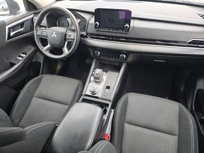 2022 Mitsubishi Outlander ES
