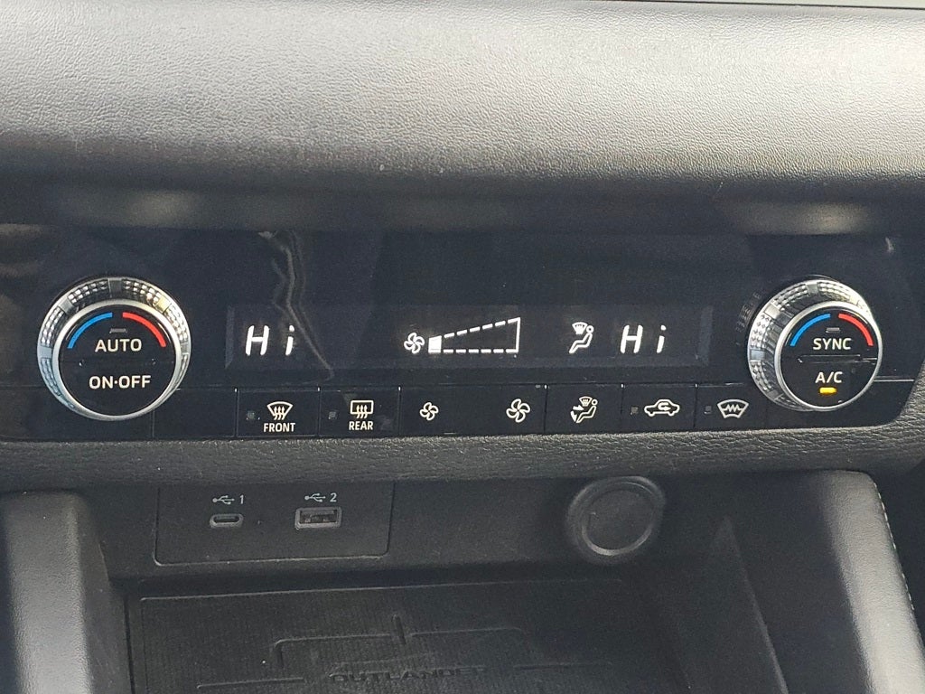 2022 Mitsubishi Outlander ES