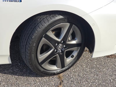 2019 Toyota Prius XLE